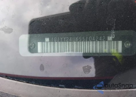 2005 Chevrolet Corvette z USA, uszkodzony, nr VIN 1G1YY24U655104242